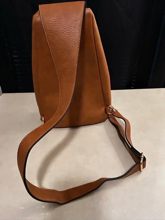 Poppy & Peonies Pebbled Leather Sling Backpack Purse NWOT - Picture 3 of 15